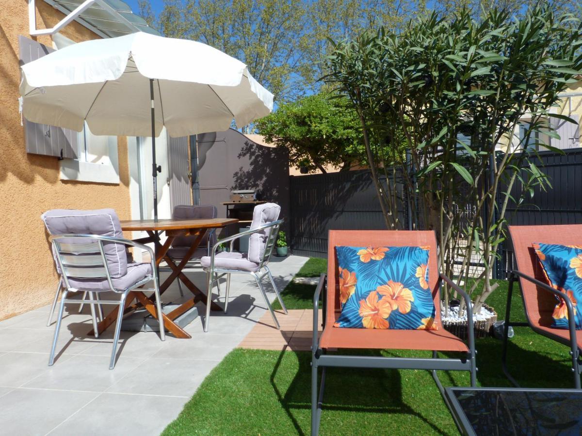 Appart Cosy Avec Son Exterieur Chaleureux,Piscine Et Parking Prive Fontvieille Zewnętrze zdjęcie